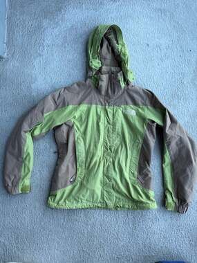 The North Face Women's HyVent Hooded Rain Jacket Green Brown Size S